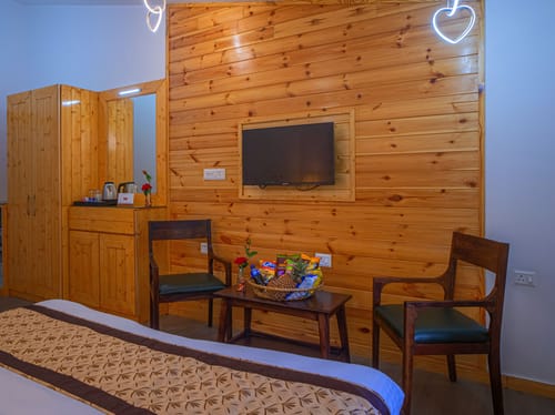 The Urban Escape Bliss | 1 Hillside Classic Room Near Chota Kailash Temple – 1 bedroom villa in Bhimtal, Uttarakhand