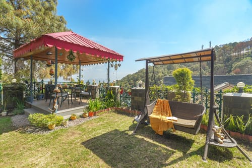 Aaram Bagh | Pet-friendly 4-BHK Escape Amid Pine Forests with Valley Views Near Kasauli – 4 bedroom villa in Kasauli, Himachal Pradesh