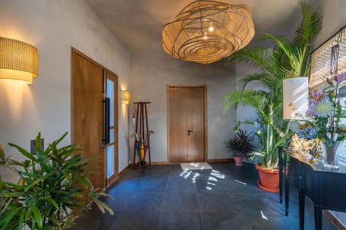 Nivriti W/ Heated Outdoor Pool – 4 bedroom villa in Kasauli, Himachal Pradesh