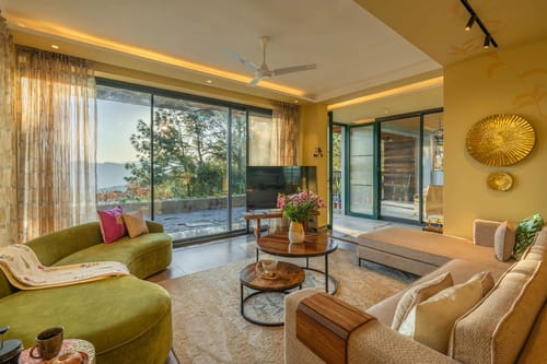 Thelma & Louise  W/ Outdoor Jacuzzi – 6 bedroom villa in Kasauli, Himachal Pradesh