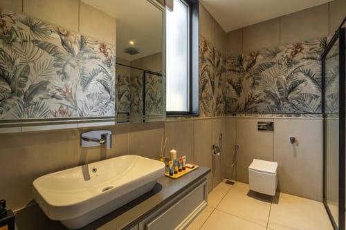 The Kasa w/ Infinity Pool & Home Theatre – 5 bedroom villa in Kasauli, Himachal Pradesh