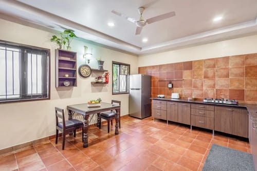 Lakeview Manor | Stunning 3-BHK Lakeside Getaway With Balconies & A Garden – 3 bedroom villa in Bhimtal, Uttarakhand