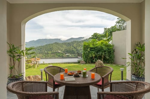 Amaya W/ Heated Outdoor Pool – 3 bedroom villa in Kasauli, Himachal Pradesh