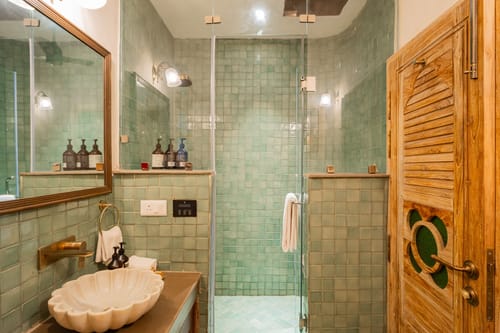 Amayah Rasa | 4-BHK Opulent Villa With Steam Room, Open Shower, Private Pool & Lift – 4 bedroom villa in North Goa, Goa