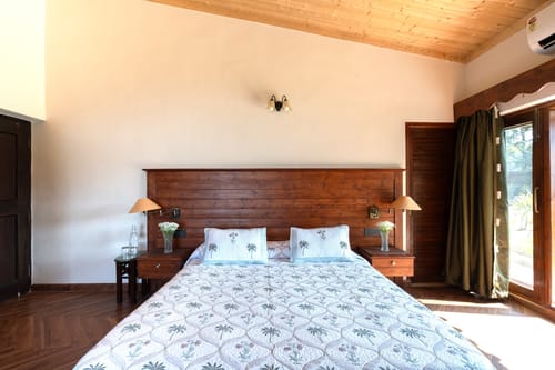 Horizon W/ Outdoor Pool – 4 bedroom villa in Kasauli, Himachal Pradesh