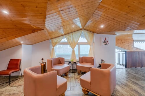 Alpenglow | Pet-friendly 3-BHK Hillside Villa With Garden & Scenic views – 3 bedroom villa in Kasauli, Himachal Pradesh