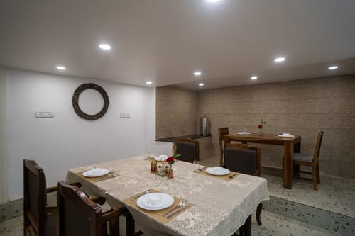The Urban Escape Bliss | 1 Hillside Classic Room Near Chota Kailash Temple – 1 bedroom villa in Bhimtal, Uttarakhand