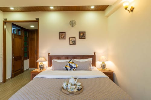 Floradale w/ Jacuzzi & Wood-Fire Pizza – 5 bedroom villa in Kasauli, Himachal Pradesh