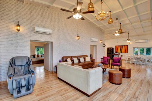 Idyllic Farmhouse - A Glasshouse w/ Outdoor Pool – 3 bedroom villa in Delhi-ncr, Haryana