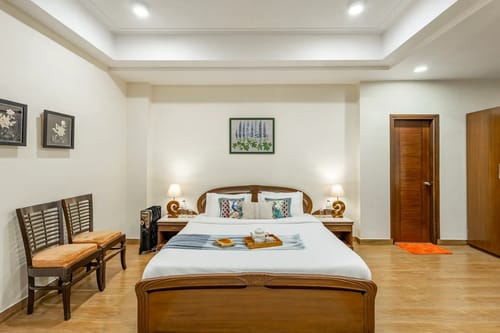 Lakeview Manor | Stunning 3-BHK Lakeside Getaway With Balconies & A Garden – 3 bedroom villa in Bhimtal, Uttarakhand