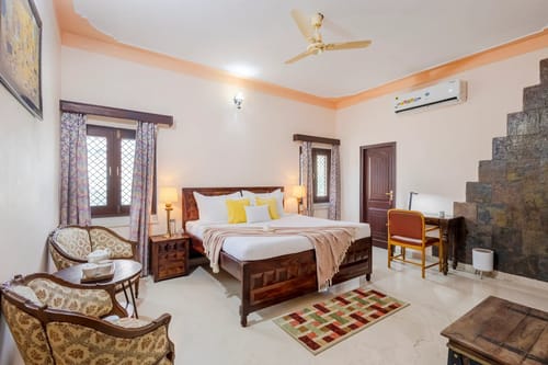 Abhimanyu Mansion Sapphire | 4-BHK Heritage Haveli With Outdoor Dining Area & Garden in City Centre – 4 bedroom villa in Udaipur, Rajasthan