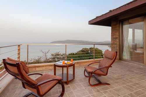 The Blue Horizon – 5 bedroom villa in Alibaug, Maharashtra