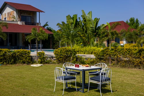 Raas Stays | 4-BHK Retreat With Private Pool, Gardens, Lounge Cum Bar & Scenic Aravali Views – 4 bedroom villa in Udaipur, Rajasthan