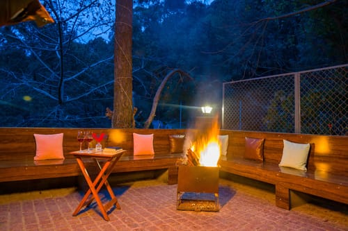 Kasauli Woods Cottage | Hillside 3-BHK Retreat With Outdoor Lounge, Balcony & Scenic Views – 3 bedroom villa in Kasauli, Himachal Pradesh