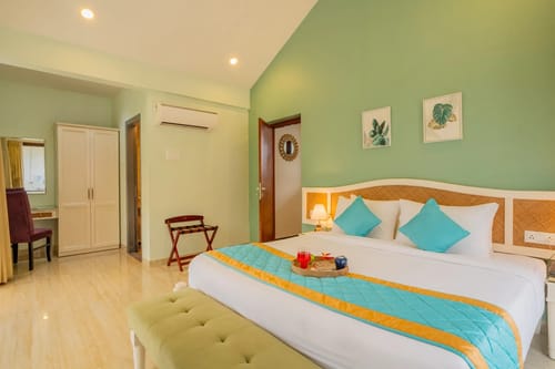 Villa Anasa | 4-BHK | Pvt Pool | Garden | Outdoor Sitting Area – 4 bedroom villa in North Goa, Goa