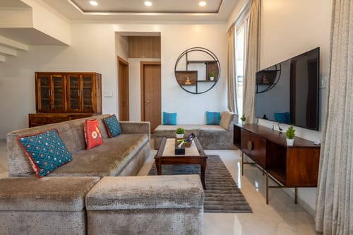 White House | 7-BHK With Panoramic Hill Views, Glass Room, Outdoor Pools & Dam nearby – 7 bedroom villa in Igatpuri, Maharashtra