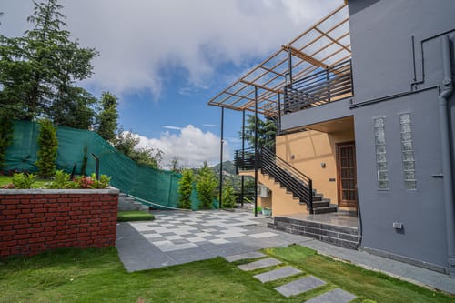 Trio’s Top | Hilltop Pet-friendly 2-BHK with Shared Sit-out Area, Stepped Garden & Hill Views – 2 bedroom villa in Mukteshwar, Uttarakhand