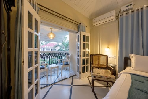 Casa Boa Vida | Luxe 4-BHK Villa Near Candolim Beach With Private Pool, Terrace & Bar – 4 bedroom villa in North Goa, Goa