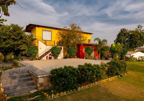 Krishna Serenity Villa | Pet-friendly 7-BHK Farmhouse with Private Pool, Gazebo and Garden, & Rajasthani Dhani – 7 bedroom villa in Pushkar, Rajasthan