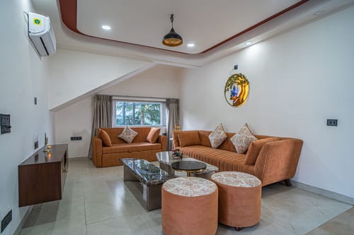 Trio’s Top | 1-BHK Pet-friendly Apartment with patio and Outdoor lounge Area – 2 bedroom villa in Mukteshwar, Uttarakhand