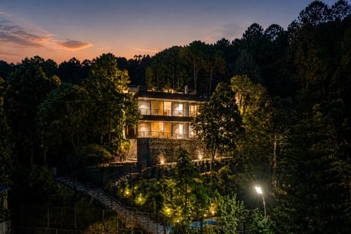 Villa Bluejay W/ Heated Pool
 – 3 bedroom villa in Kasauli, Himachal Pradesh