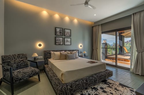 The Kasa w/ Infinity Pool & Home Theatre – 5 bedroom villa in Kasauli, Himachal Pradesh