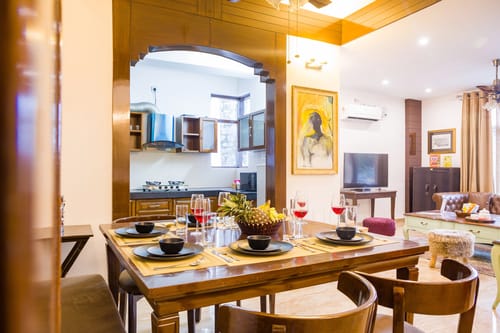 Kasauli Woods Cottage | Hillside 3-BHK Retreat With Outdoor Lounge, Balcony & Scenic Views – 3 bedroom villa in Kasauli, Himachal Pradesh