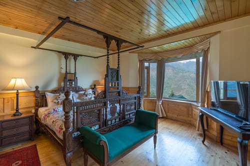 3 Luxury Rooms @ The Imperial Estate – 3 bedroom villa in Manali, Himachal Pradesh