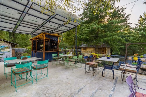 Breezy Banks – 6 bedroom villa in Tirthan Valley, Himachal Pradesh