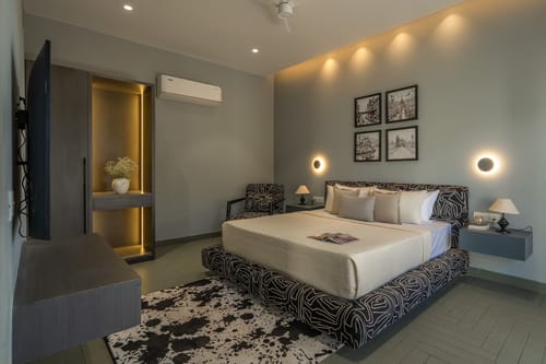 The Kasa w/ Infinity Pool & Home Theatre – 5 bedroom villa in Kasauli, Himachal Pradesh
