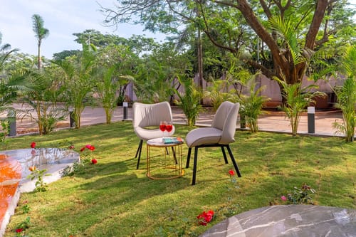 Rosalia | 3-BHK Villa With Shared Pool and Lawn | 5 km from Shree Narayani Dham Temple – 3 bedroom villa in Lonavala, Maharashtra