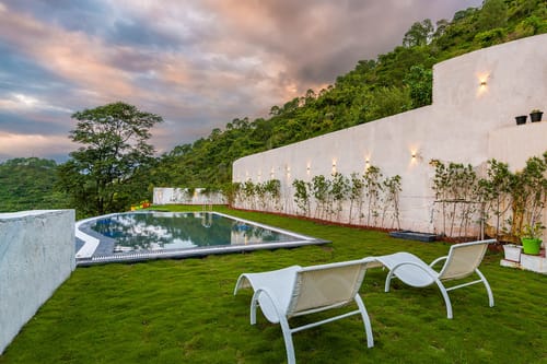 Cedar Haven - Nahan W/Outdoor Infinity Pool – 5 bedroom villa in Kasauli, Himachal Pradesh