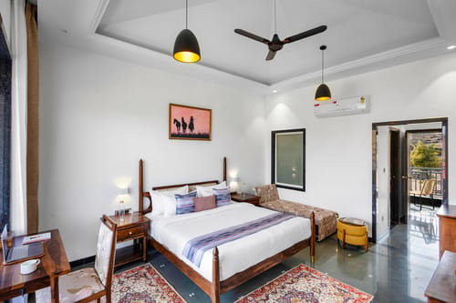 Godan Terra Estate | 10-BHK Riverside Retreat with Pool, Garden, Elevated Gazebo in Nature & Mountain Views – 10 bedroom villa in Udaipur, Rajasthan