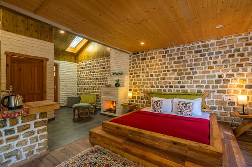 Zephyr @ Breezy Banks – 4 bedroom villa in Tirthan Valley, Himachal Pradesh