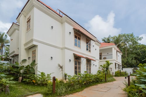 Amayah Vayu | 6-BHK Indo-Portuguese Escape With Common Pool – 6 bedroom villa in North Goa, Goa