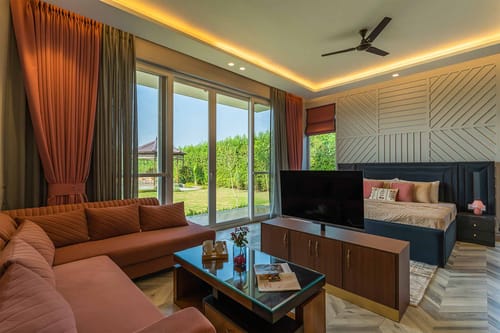 Serenity Farms w/ Pool – 5 bedroom villa in Delhi-ncr, Haryana