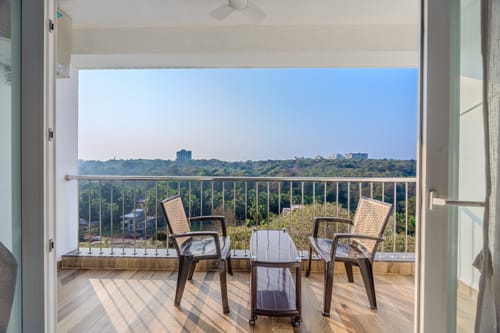 Midpoint UMA Suite | Pet-friendly 1-Room with Shared Outdoor Pool, Living Area & Entertainment Lounge | Lift Access – 1 bedroom villa in South Goa, Goa