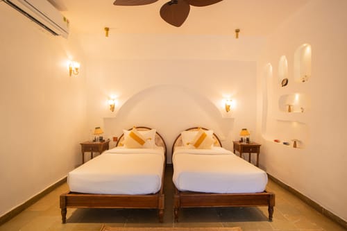Amayah Rasa | 4-BHK Opulent Villa With Steam Room, Open Shower, Private Pool & Lift – 4 bedroom villa in North Goa, Goa