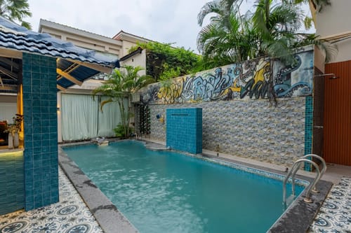 Emperor Ozran | 2-BHK Retreat With Balconies, Restaurant & Bar – 2 bedroom villa in North Goa, Goa