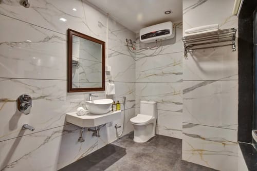 Horizon | 5-BHK Pet-friendly Retreat With Private Pool, Bar & Garden – 5 bedroom villa in Udaipur, Rajasthan