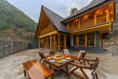 Wisteria Whispers – 4 bedroom villa in Tirthan Valley, Himachal Pradesh