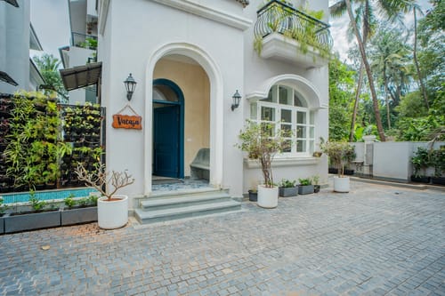 Vacasa | 5-BHK | Pvt Pool & Lift | Pet-friendly – 5 bedroom villa in North Goa, Goa