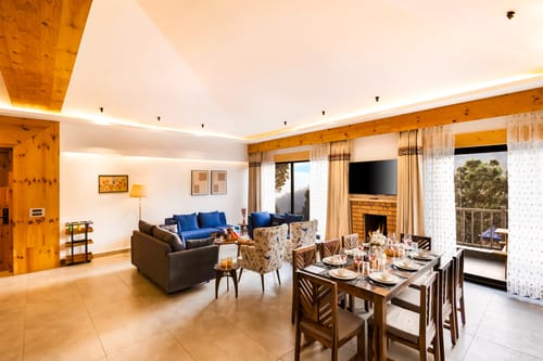 The Retreat Villa | 4-BHK Hillside Retreat with Indoor Pool, Jacuzzis | Near Kasauli Hill Station – 4 bedroom villa in Kasauli, Himachal Pradesh