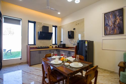 Parvam Retreat | Charming Pet-friendly 2-BHK Villa With Private Pool, Garden, Terrace & Aravali Hill Views – 2 bedroom villa in Udaipur, Rajasthan