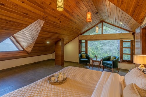 Floradale w/ Jacuzzi & Wood-Fire Pizza – 5 bedroom villa in Kasauli, Himachal Pradesh