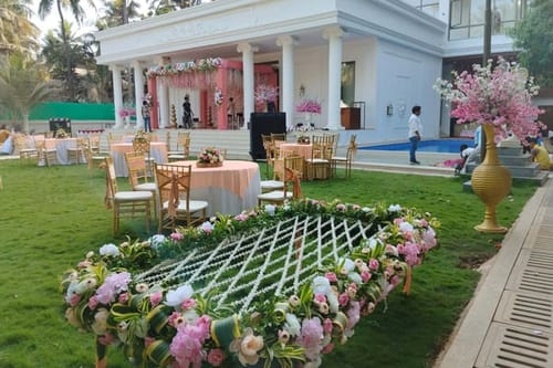 Celebrations in Romania by StayVista – 4 bedroom villa in Mumbai, Maharashtra