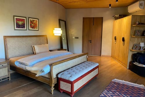 Nivriti W/ Heated Outdoor Pool – 4 bedroom villa in Kasauli, Himachal Pradesh