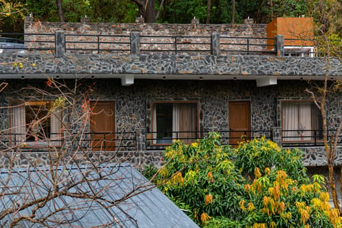 Zephyr Utopia | 1 Premium Room Featuring Shared Pool, Gym & Restaurant With Hill Views – 1 bedroom villa in Mussoorie, Uttarakhand