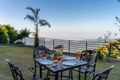 Sukh @ Nivriti W/ Heated Outdoor Pool – 3 bedroom villa in Kasauli, Himachal Pradesh