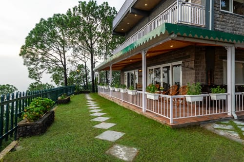 Fleur De Lis | 3-BHK + Attic | Garden | Scenic views – 3 bedroom villa in Kasauli, Himachal Pradesh
